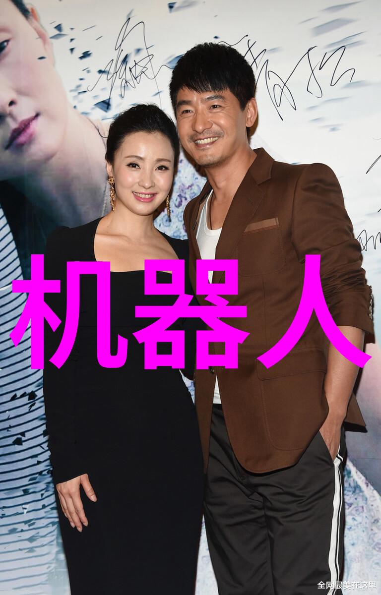 两个人一前一后进行攻击-双拳齐发一前一后的攻势协同
